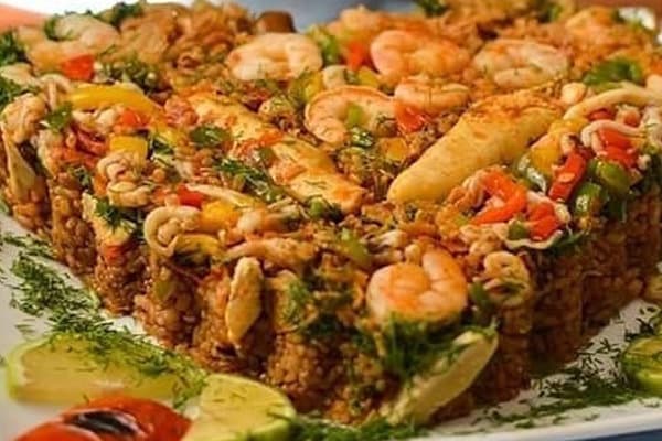 أرز بالمأكولات البحرية